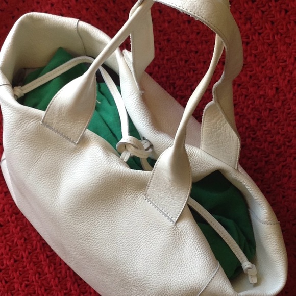 Clarissa C. Cream Leather Market Tote from Italy - Picture 2 of 7